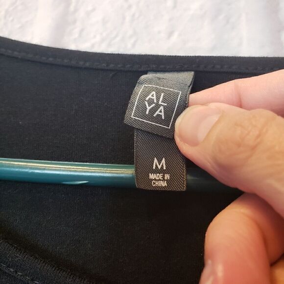 ALYA Cap Sleeve Popover Floral Embroidered Dress - Picture 6 of 9